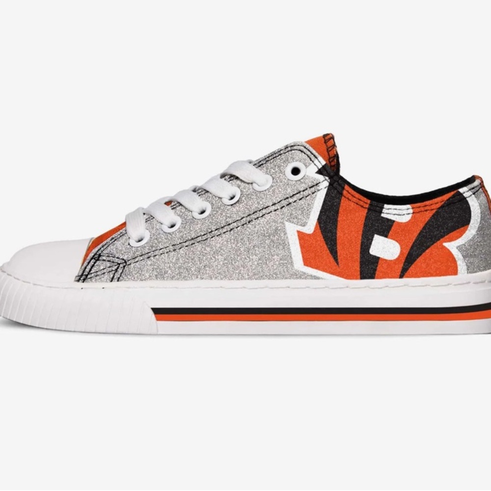 FOCO Women's Cincinnati Bengals Silver Glitter Low Top Sneaker 7 NWOT